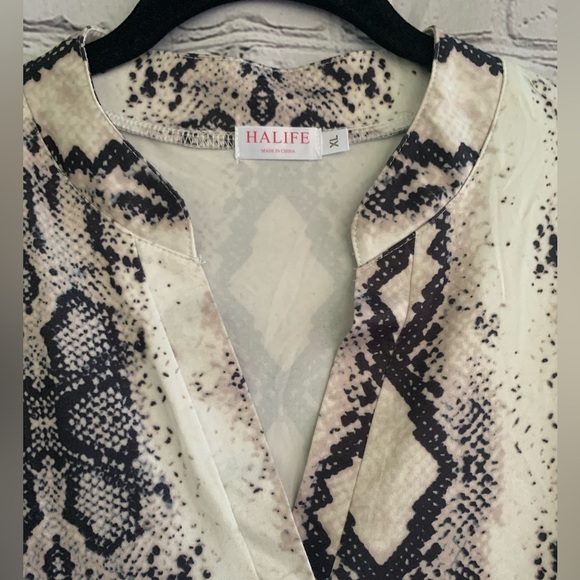 Halife Snakeskin Print V Neck Tunic Blouse Size XL - Picture 9 of 9